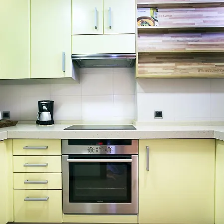 Monko - Amazing Sea Views, Comfortable & Pool O 아파트