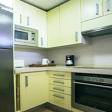 Monko - Amazing Sea Views, Comfortable & Pool O Apartment